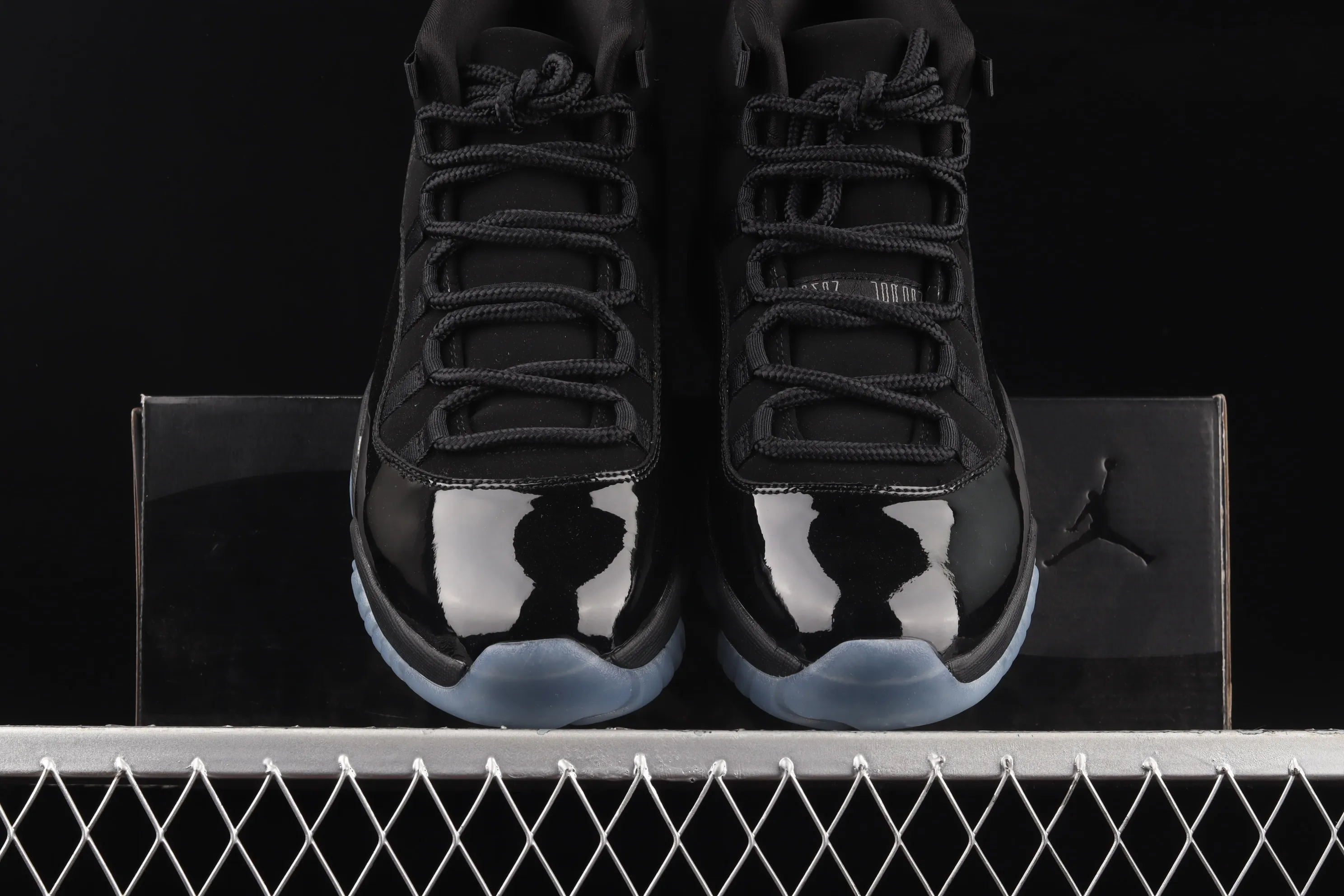 All categories Air Jordan Jordan series basketball shoes Air Jordan 11 F version Air Jordan 11 "Cap and Gown" AJ11 Joe 11 Black Gamma Black Warrior 378037-005